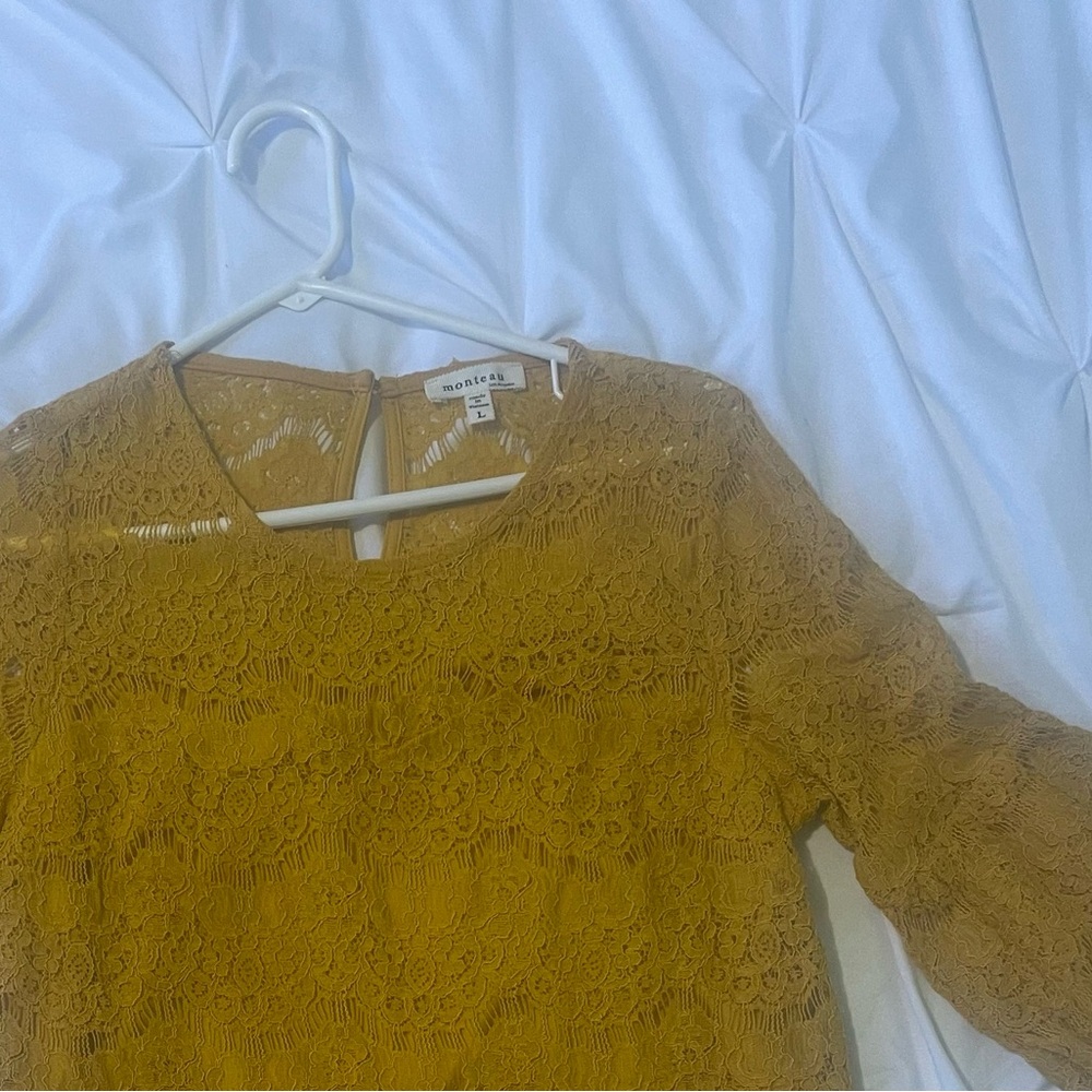 NWOT MONTEAU LA Juniors MUSTARD YELLOW lace blouse Size L